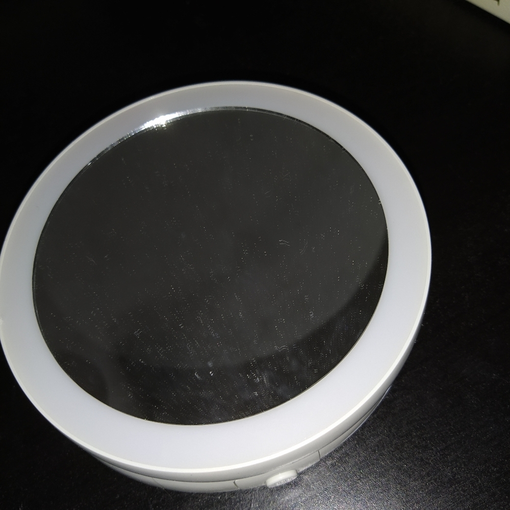 Light up mirror
